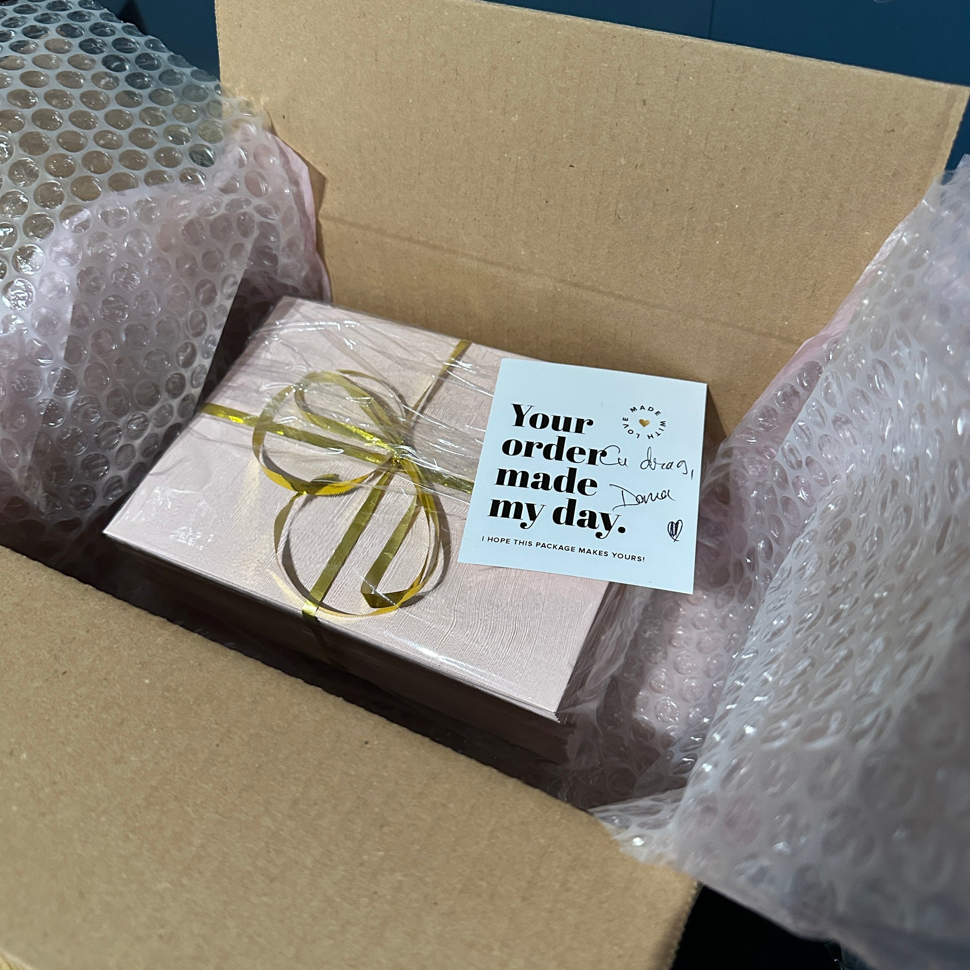 Invitatie Hartie Texturata Premium + Plic Cartonat (Print - Minim 30 Buc)